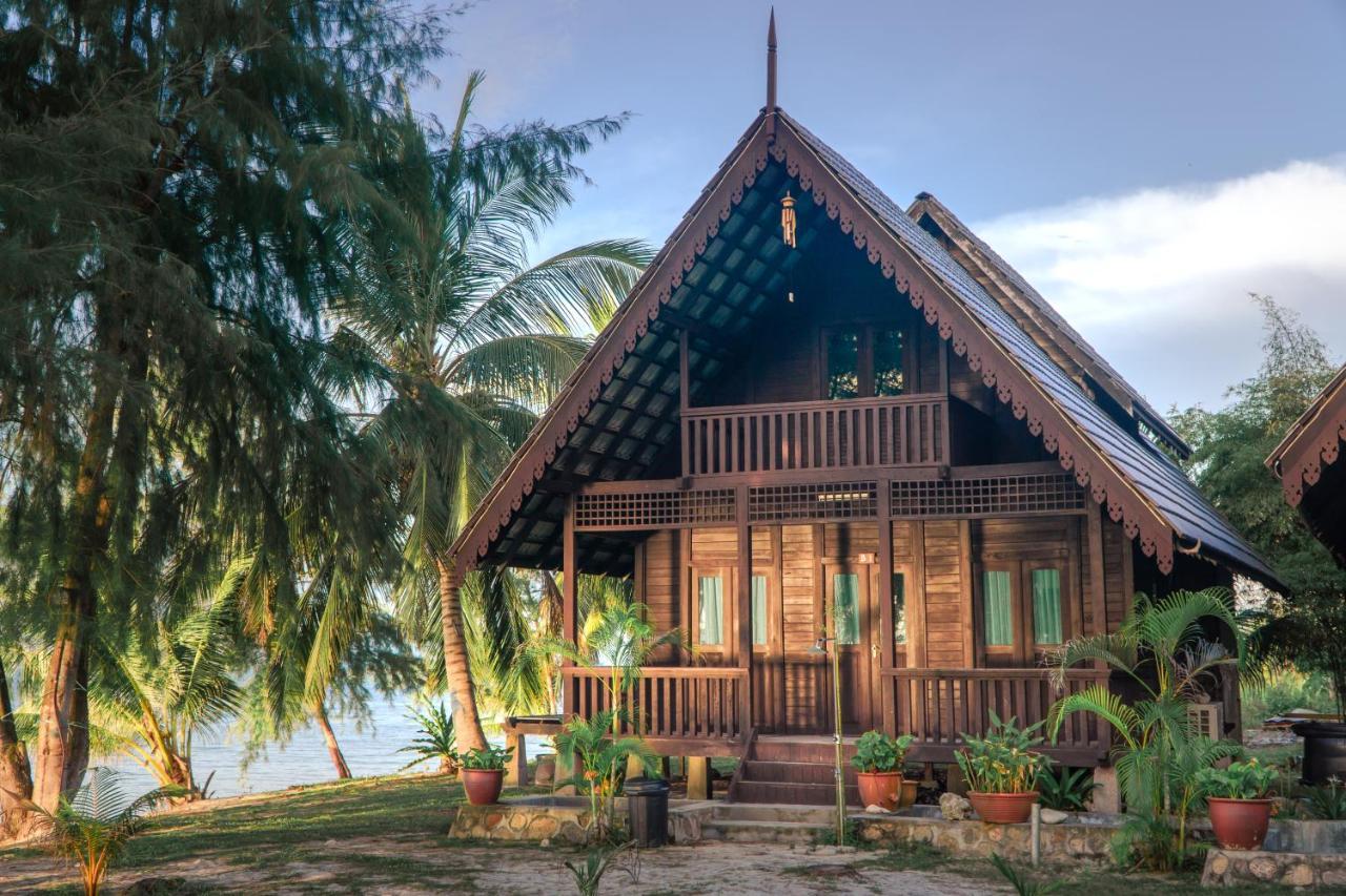 Bayu Lestari Island Resort Mersing Kültér fotó