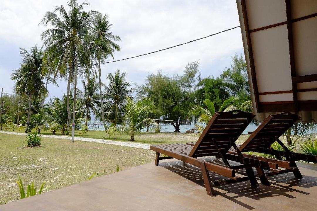 Bayu Lestari Island Resort Mersing Kültér fotó