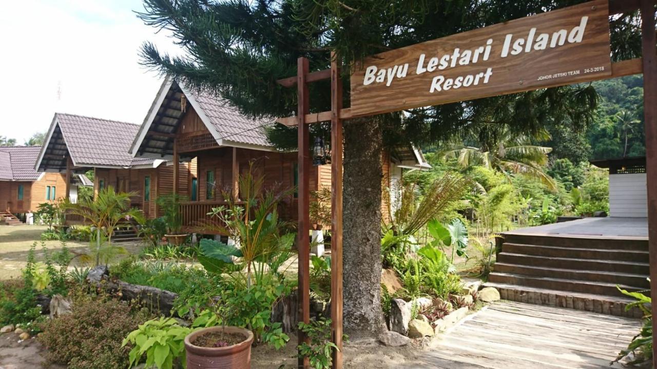 Bayu Lestari Island Resort Mersing Kültér fotó