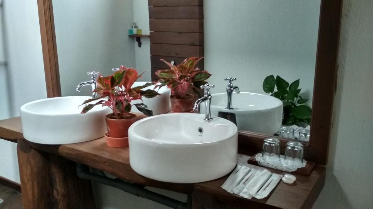 Bayu Lestari Island Resort Mersing Kültér fotó