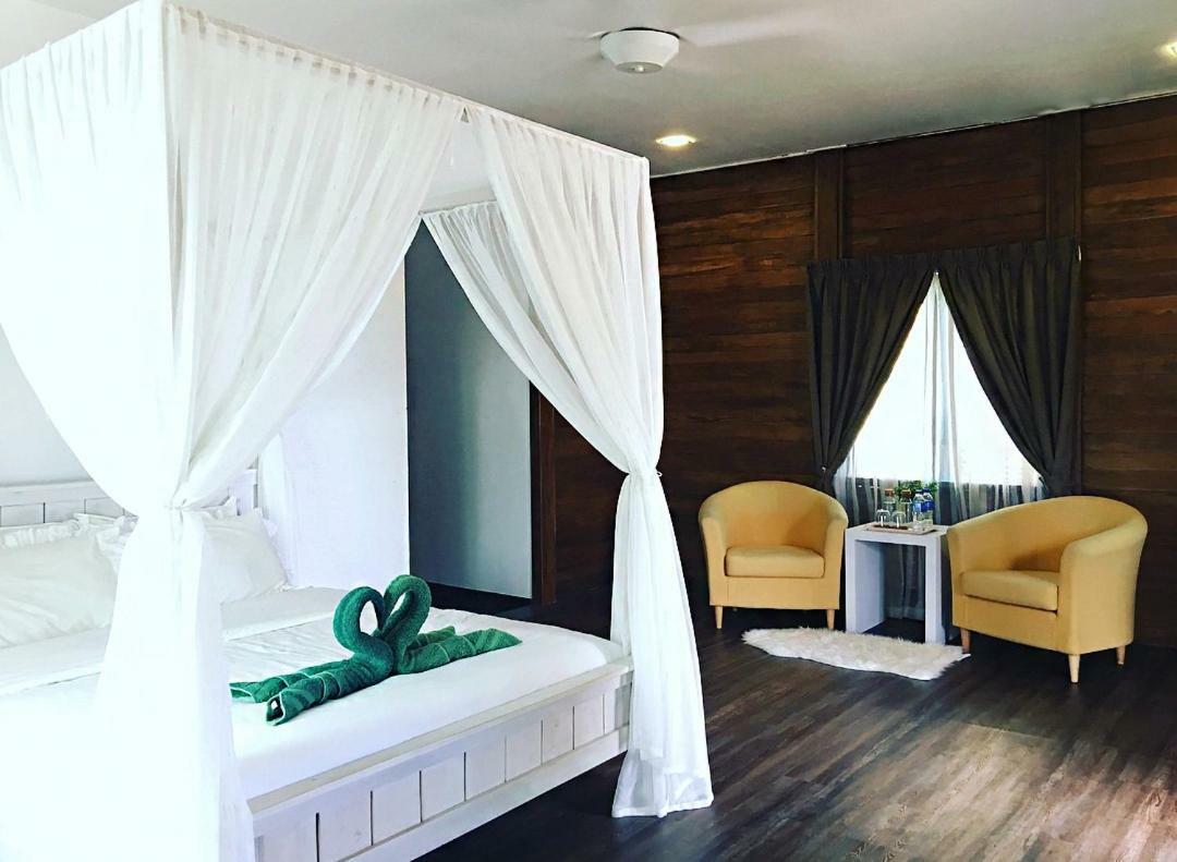Bayu Lestari Island Resort Mersing Kültér fotó